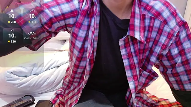 yourcuteneighbourr online show from November 4, 2:59 am