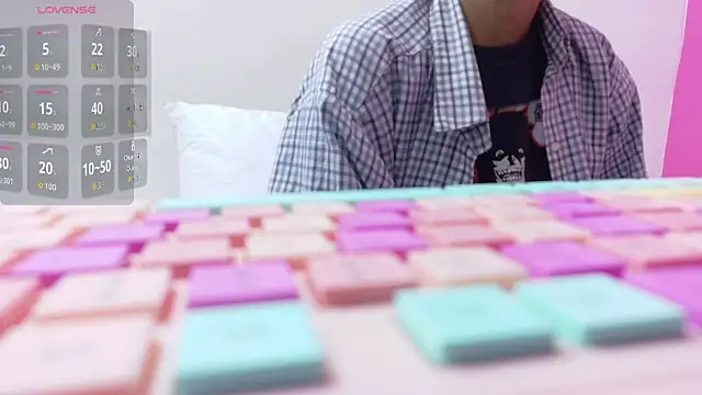 yourcuteneighbourr online show from February 20, 2:41 am