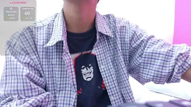 yourcuteneighbourr online show from December 18, 3:00 am