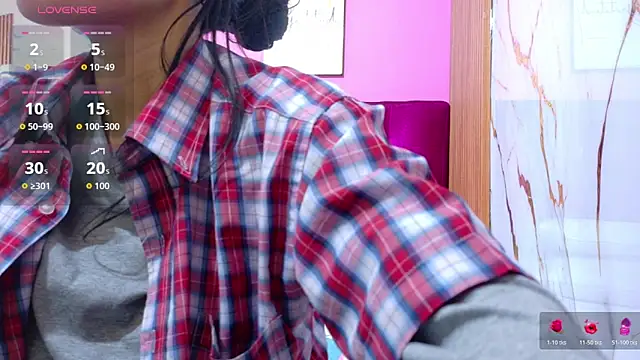 yourcuteneighbourr online show from April 4, 3:13 am