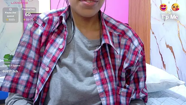 yourcuteneighbourr online show from April 3, 3:02 am