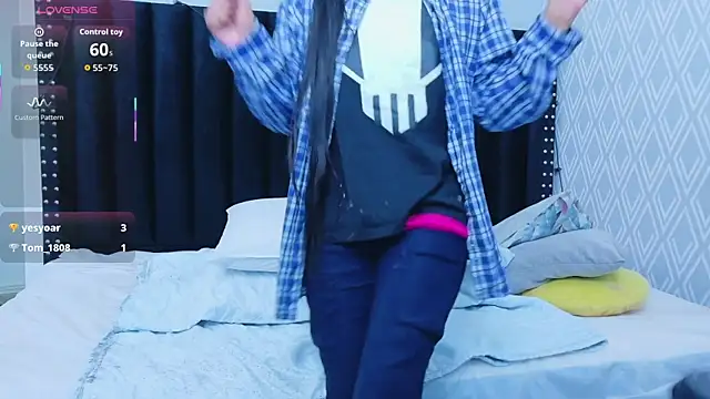 yourcuteneighbourr online show from November 27, 2:56 am