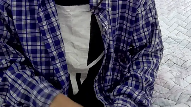 yourcuteneighbourr online show from February 26, 2:55 am