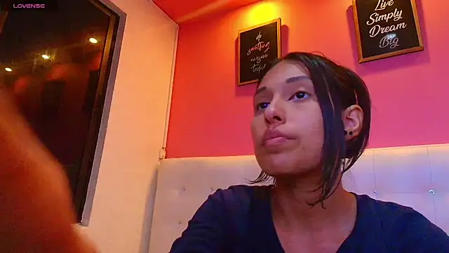 Snapshot of yourcuteneighbourr chatting on February 18, 9:43 am yourcuteneighbourr online show from February 18, 9:43 am