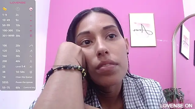 Snapshot of yourcuteneighbourr chatting on March 22, 9:24 am yourcuteneighbourr online show from March 22, 9:24 am