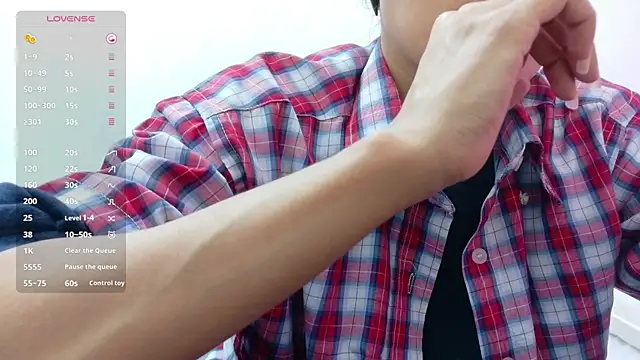 yourcuteneighbourr online show from March 7, 3:02 am