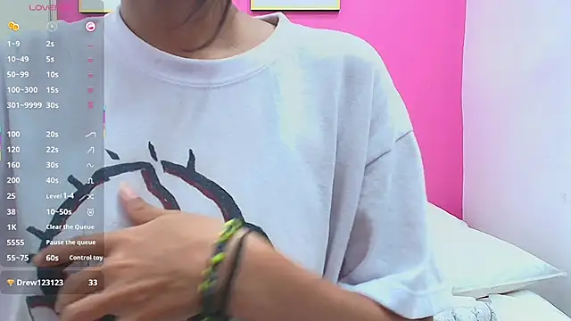Snapshot of yourcuteneighbourr chatting on March 4, 3:00 am yourcuteneighbourr online show from March 4, 3:00 am