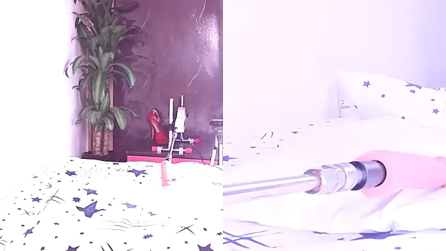 Sophia Lovers01 online show from December 17, 11:15 am