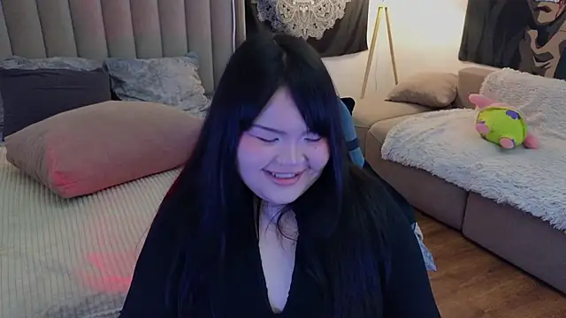 LeyaKan online show from March 17, 9:02 pm