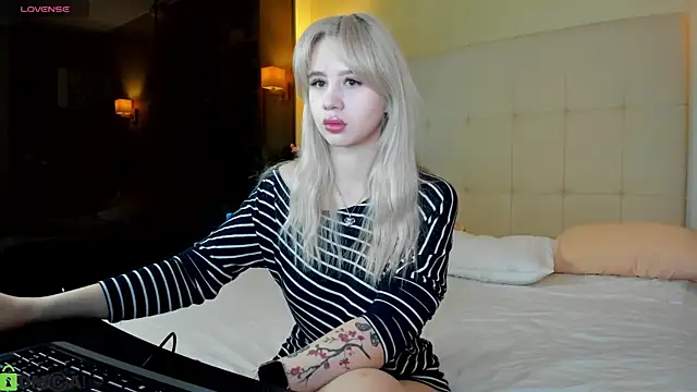 Valerie Woods online show from February 23, 12:56 am