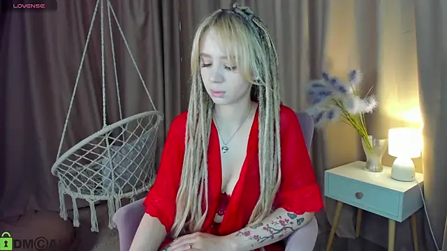 Snapshot of Valerie_Woods chatting on June 17, 12:11 am Valerie Woods online show from June 17, 12:11 am
