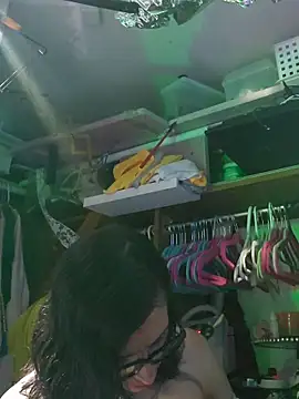 gurlnips online show from January 9, 4:19 am