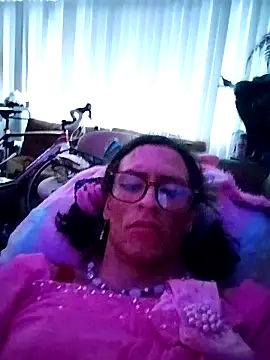Snapshot of gurlnips chatting on September 25, 8:59 pm gurlnips online show from September 25, 8:59 pm