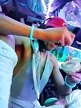 gurlnips online show from April 10, 9:49 am