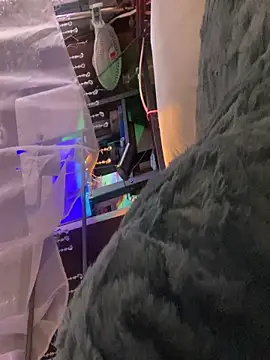 gurlnips online show from December 2, 4:03 am