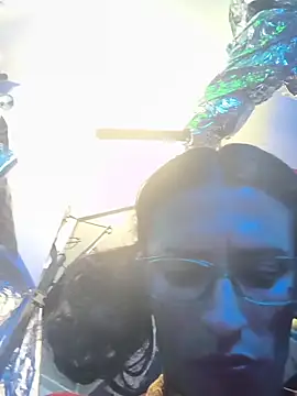 gurlnips online show from January 17, 3:37 pm