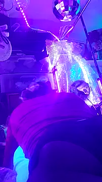 gurlnips online show from March 18, 9:04 pm