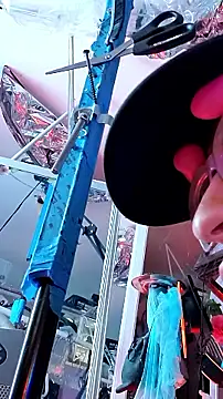 gurlnips online show from November 11, 4:02 pm