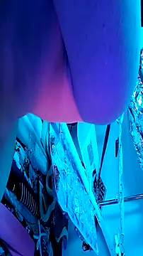 gurlnips online show from November 12, 6:17 am