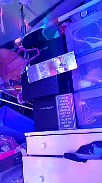 gurlnips online show from October 25, 7:29 am