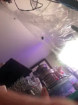 gurlnips online show from December 4, 11:26 pm