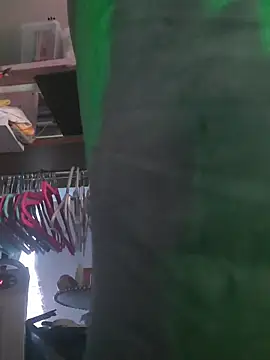 gurlnips online show from January 8, 4:13 pm