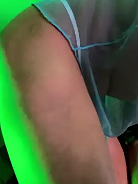 gurlnips online show from February 24, 9:04 pm