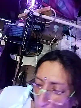 gurlnips online show from March 23, 2:06 pm