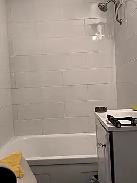 gurlnips online show from February 10, 5:12 pm