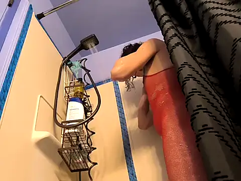 gurlnips online show from February 17, 4:04 pm