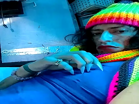 gurlnips online show from October 31, 5:59 am