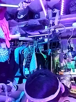 gurlnips online show from March 21, 11:47 am