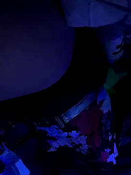 gurlnips online show from November 20, 10:27 am