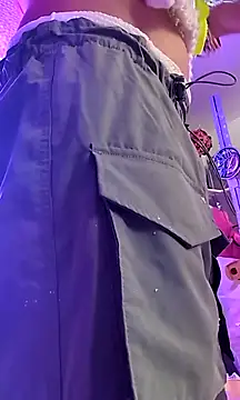 gurlnips online show from November 15, 11:25 am