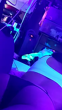 gurlnips online show from March 24, 4:51 pm