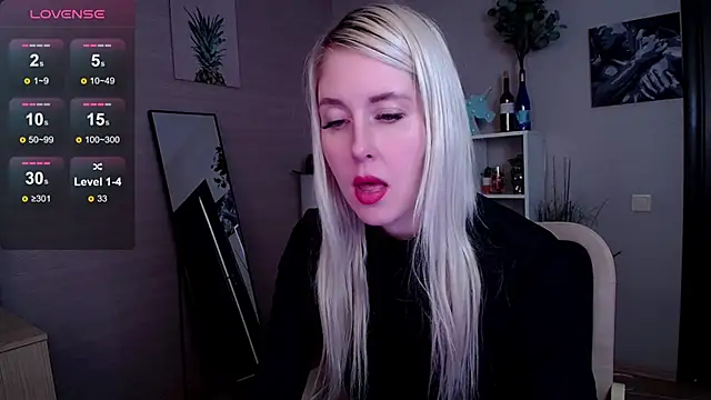 Mermaid N online show from March 18, 7:55 am