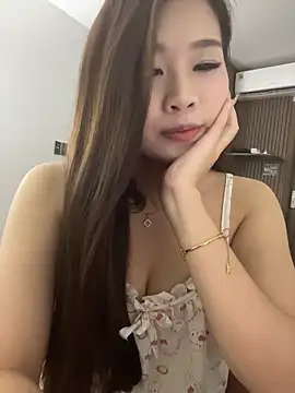 Snapshot of Bae1103 chatting on June 18, 3:06 pm Bae1103 online show from June 18, 3:06 pm