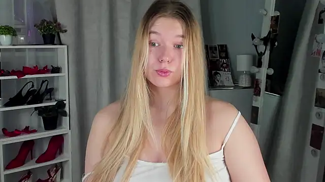 Rebecca Kelly online show from October 18, 2:13 am