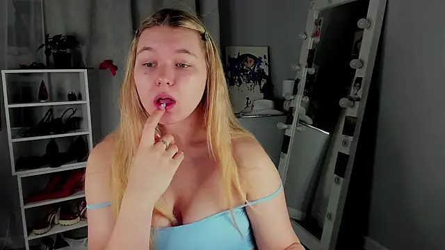 Rebecca Kelly online show from January 13, 2:48 am