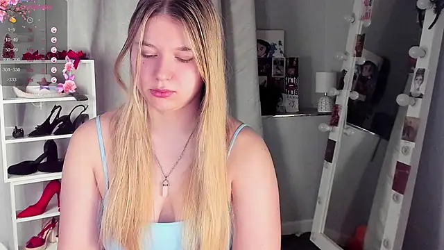 Rebecca Kelly online show from February 13, 2:33 am