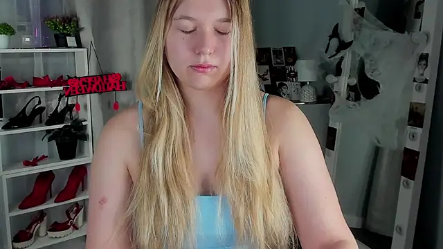 Rebecca Kelly online show from October 28, 1:50 am