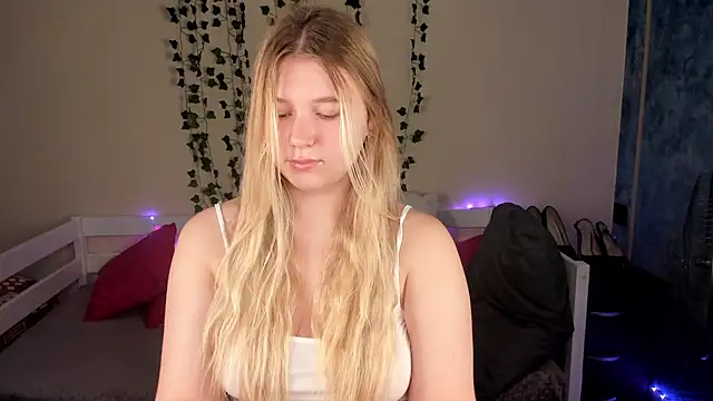 Rebecca Kelly online show from September 23, 1:45 am