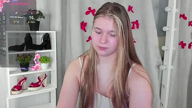 Rebecca Kelly online show from February 11, 9:35 pm