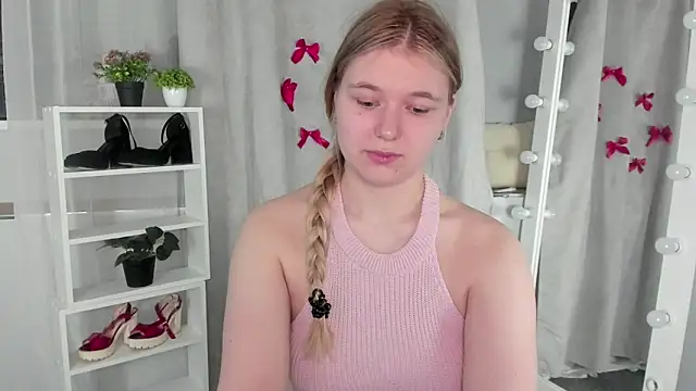 Rebecca Kelly online show from March 2, 9:41 pm