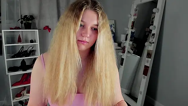 Rebecca Kelly online show from January 12, 2:29 am