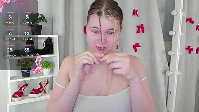 Rebecca Kelly online show from February 11, 6:33 pm