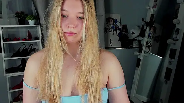 Rebecca Kelly online show from December 19, 2:15 am