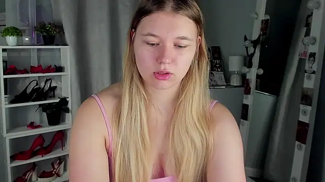 Rebecca Kelly online show from October 22, 2:00 am