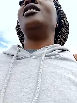  fiffii online show from April 17, 7:33 am