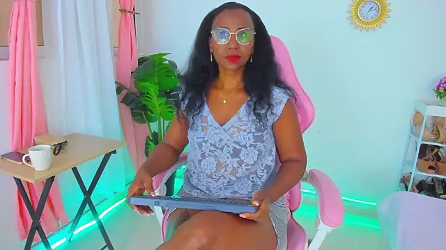 alexajhonson1012 online show from March 12, 6:12 pm